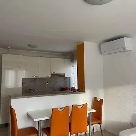 アパート Hisa Na Podezelju - Apartma Dolje 1a *